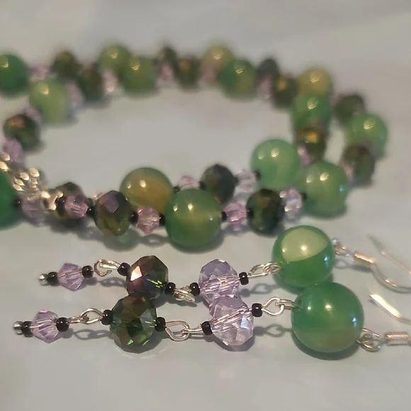 NWOT,Elegant Green Agate, AB Crystal  Purple Beaded Necklace Set - Picture 10 of 14